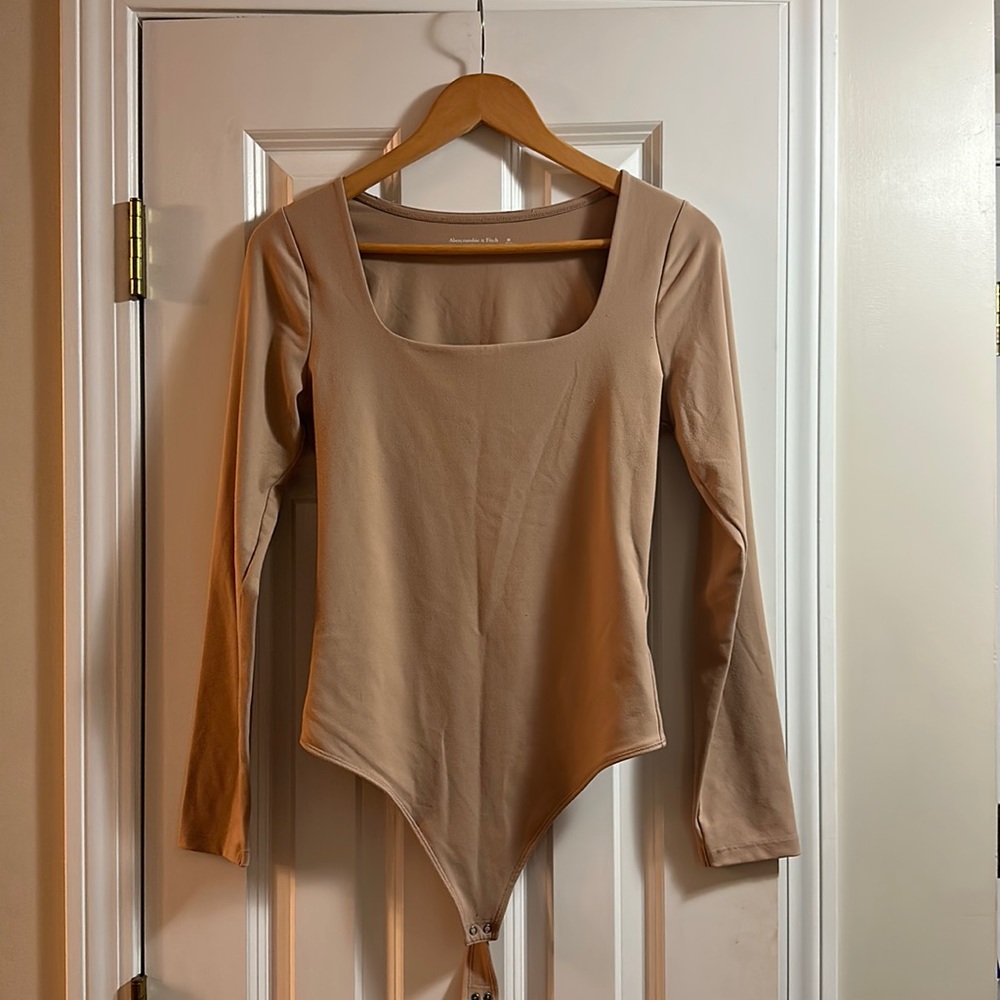 Square Neck Abercrombie Soft AF Bodysuit